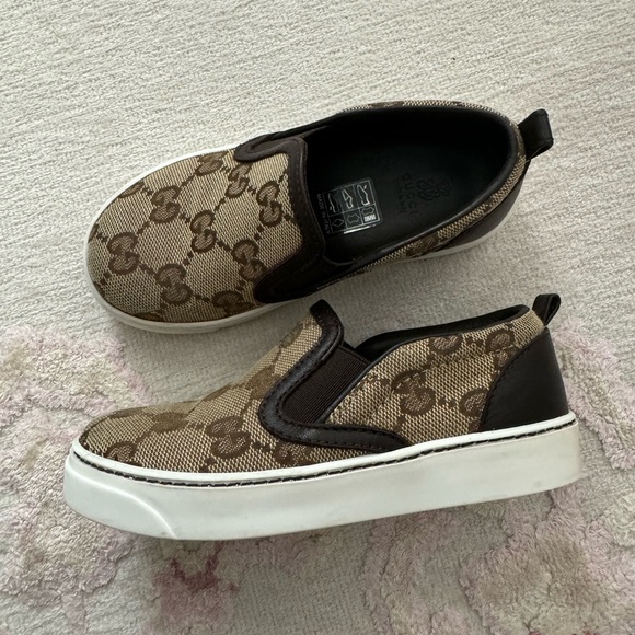 Gucci shoes , size 24 , LIKE NEW CONDITION - Picture 2 of 2